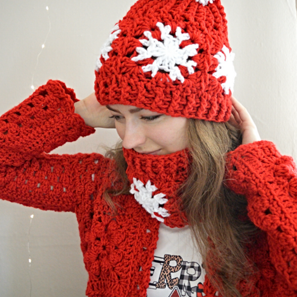 Crochet Snowflake Hat and Cowl