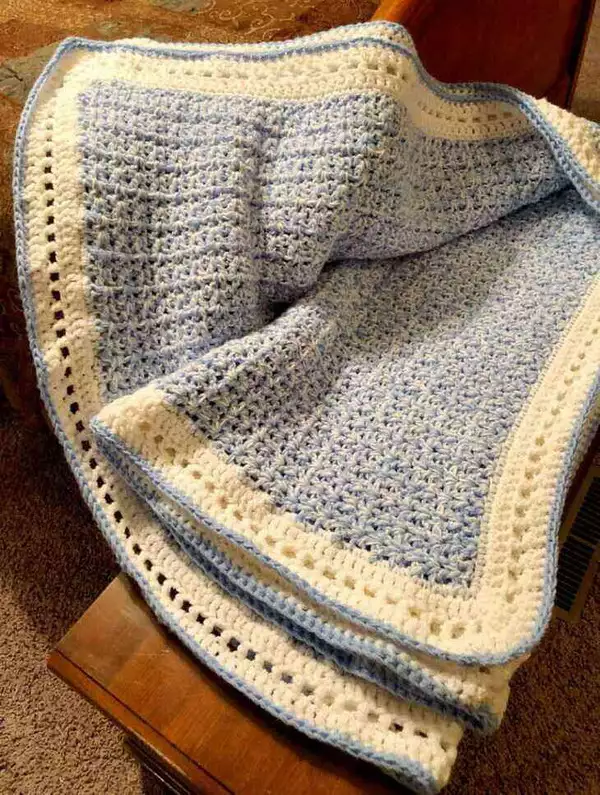 Modern Double Crochet V-Stitch Chunky Blanket