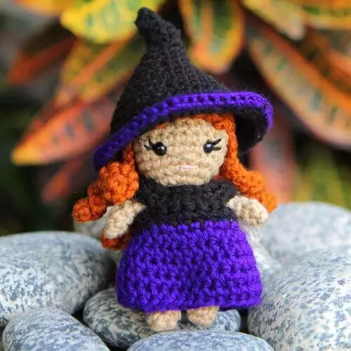 Mini Crochet Witch - Zeena