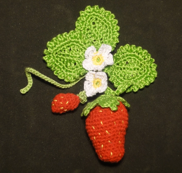 Crochet strawberry applique pattern