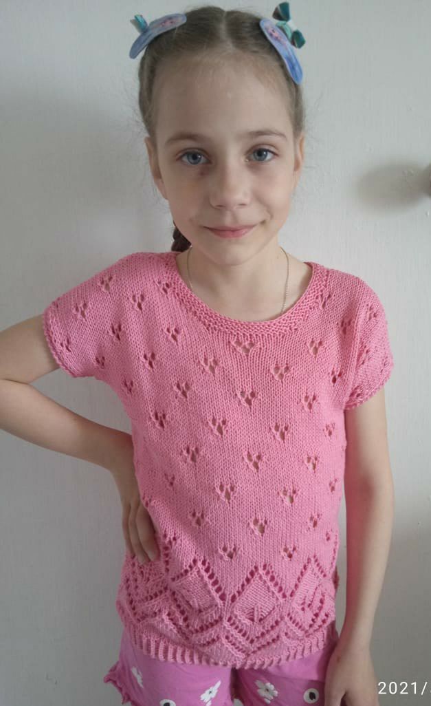 T-shirt crocheted from semi-cotton