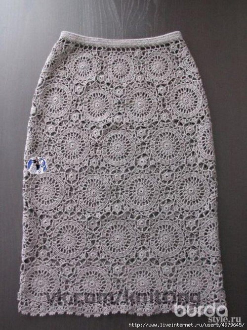 Beautiful skirt from round motifs for the summer