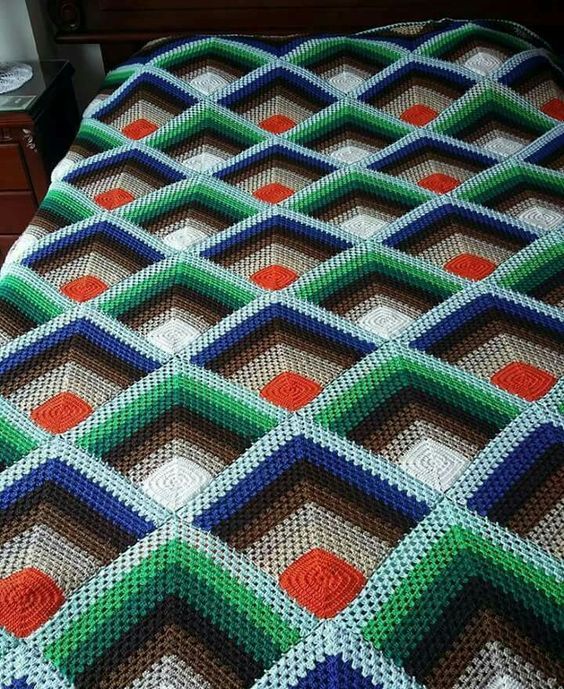 Naztazia crochet blanket