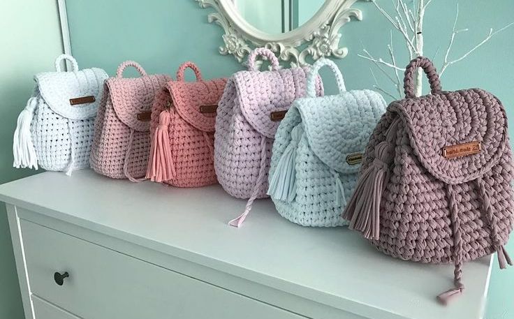 Crochet mini backpack free pattern