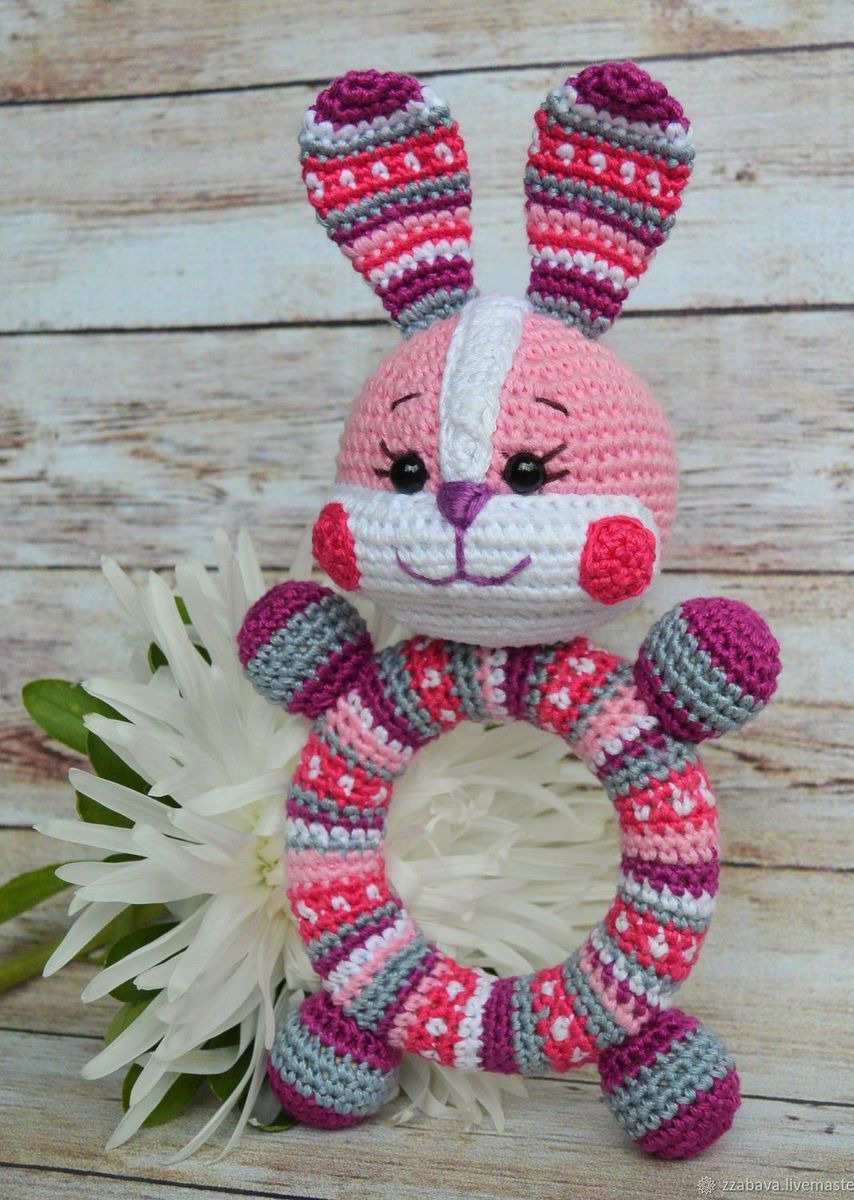 Free crochet bunny rattle pattern