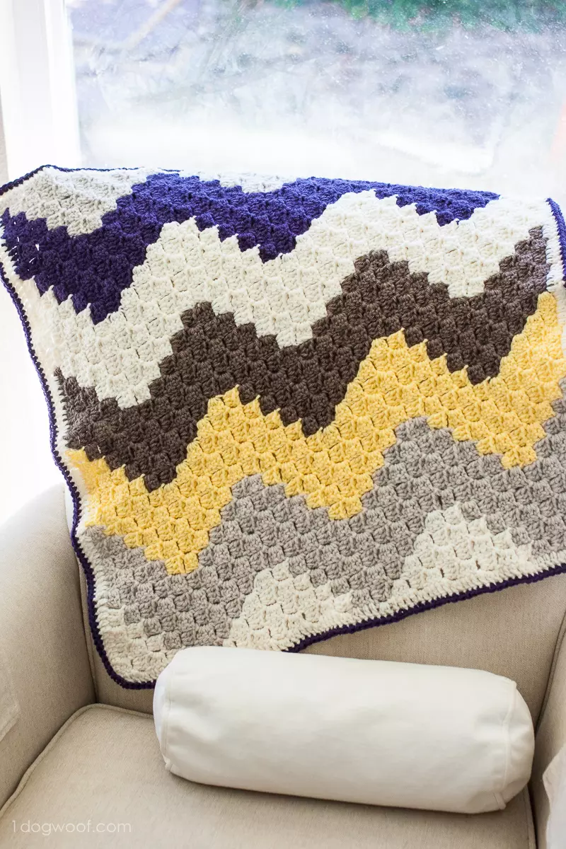 Corner-to-Corner Chevron Crochet Baby Blanket Free Pattern