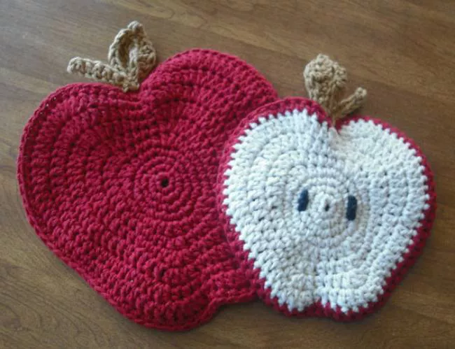 Apple Potholder Free Crochet Pattern