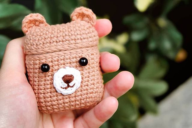 Crochet airpod case free pattern