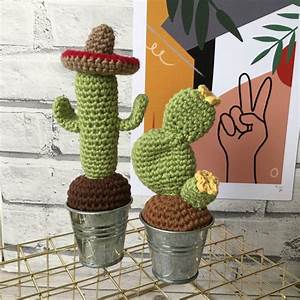 Crochet miniature prickly pear