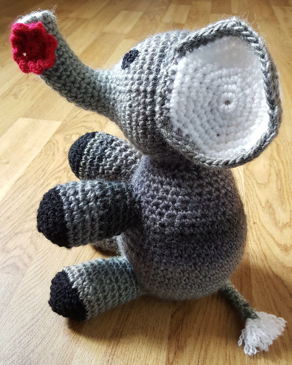 Crochet flat elephant pattern