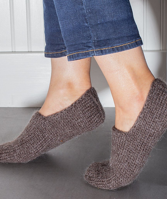 Ravelry knitted slippers free pattern
