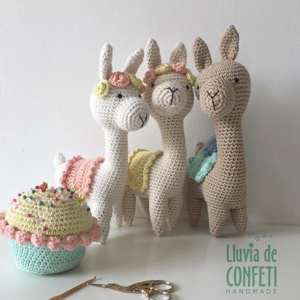 Free amigurumi llama patterns