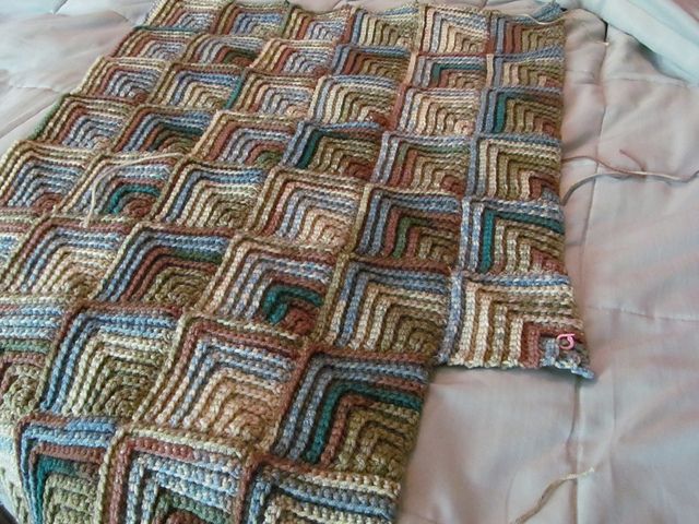 Crochet mitered square baby blanket pattern