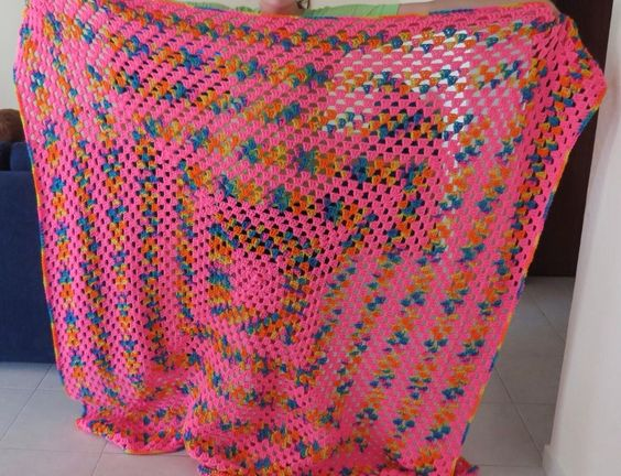 Crochet continuous square blanket