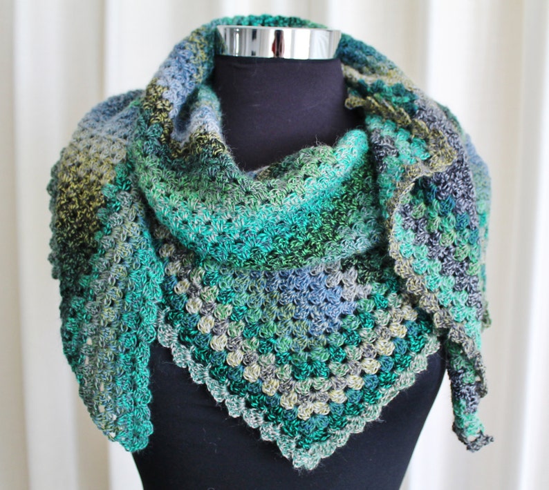 Chevron shawl crochet pattern