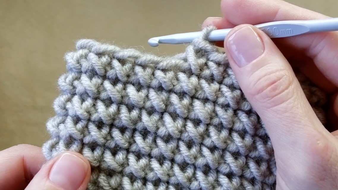 Crochet crossover stitch