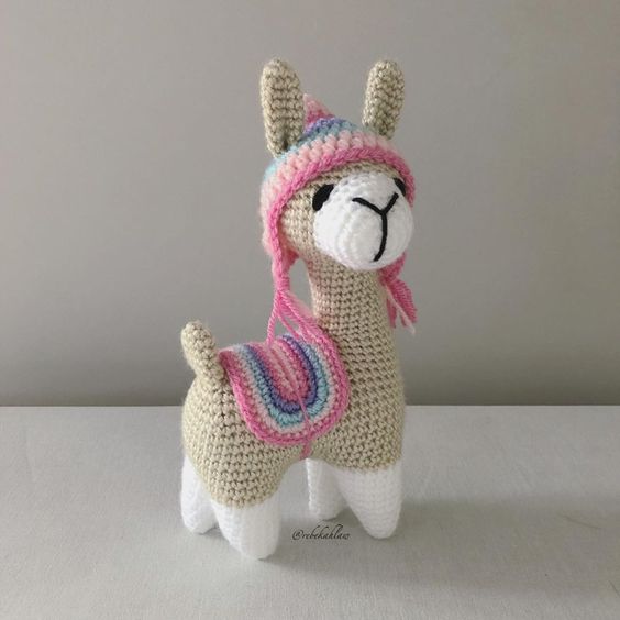 Amigurumi llama pattern