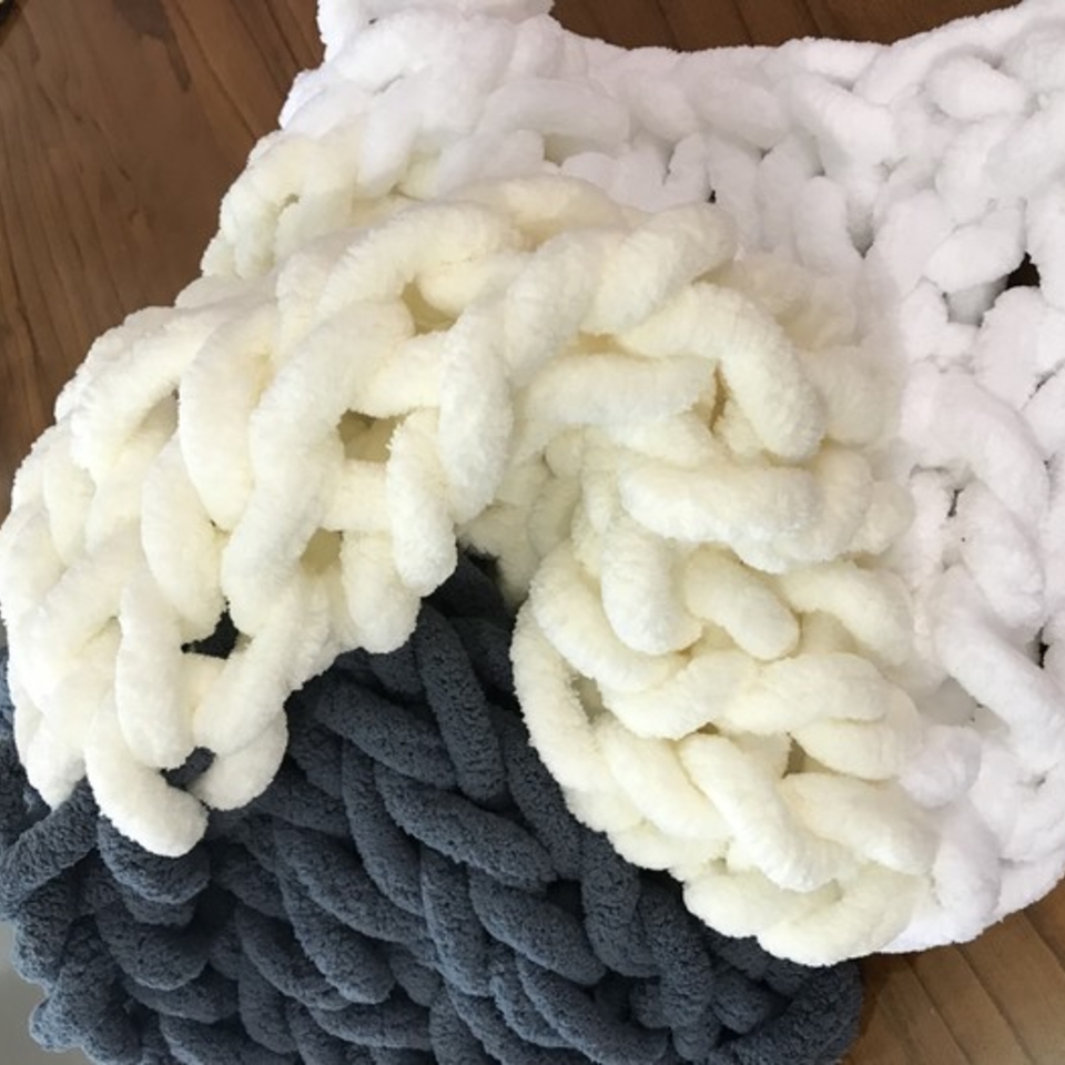Fat knit blanket