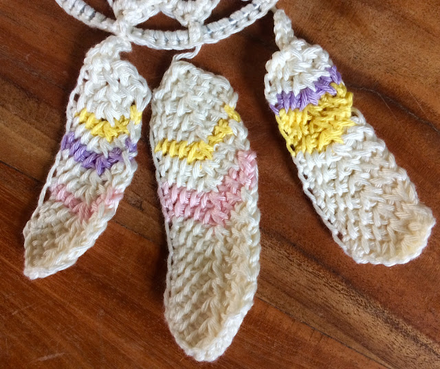 Crochet feathers