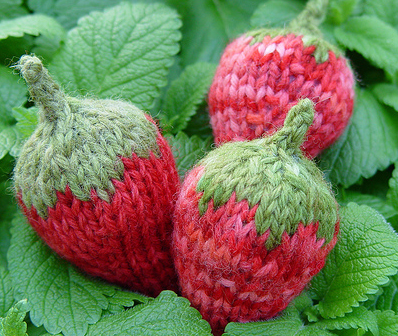 Strawberry knitting pattern