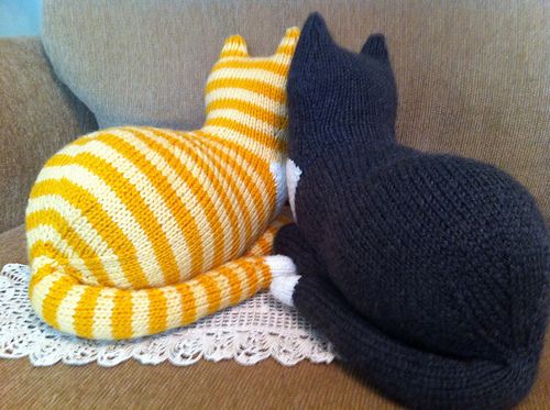 Crochet cat pillow free pattern