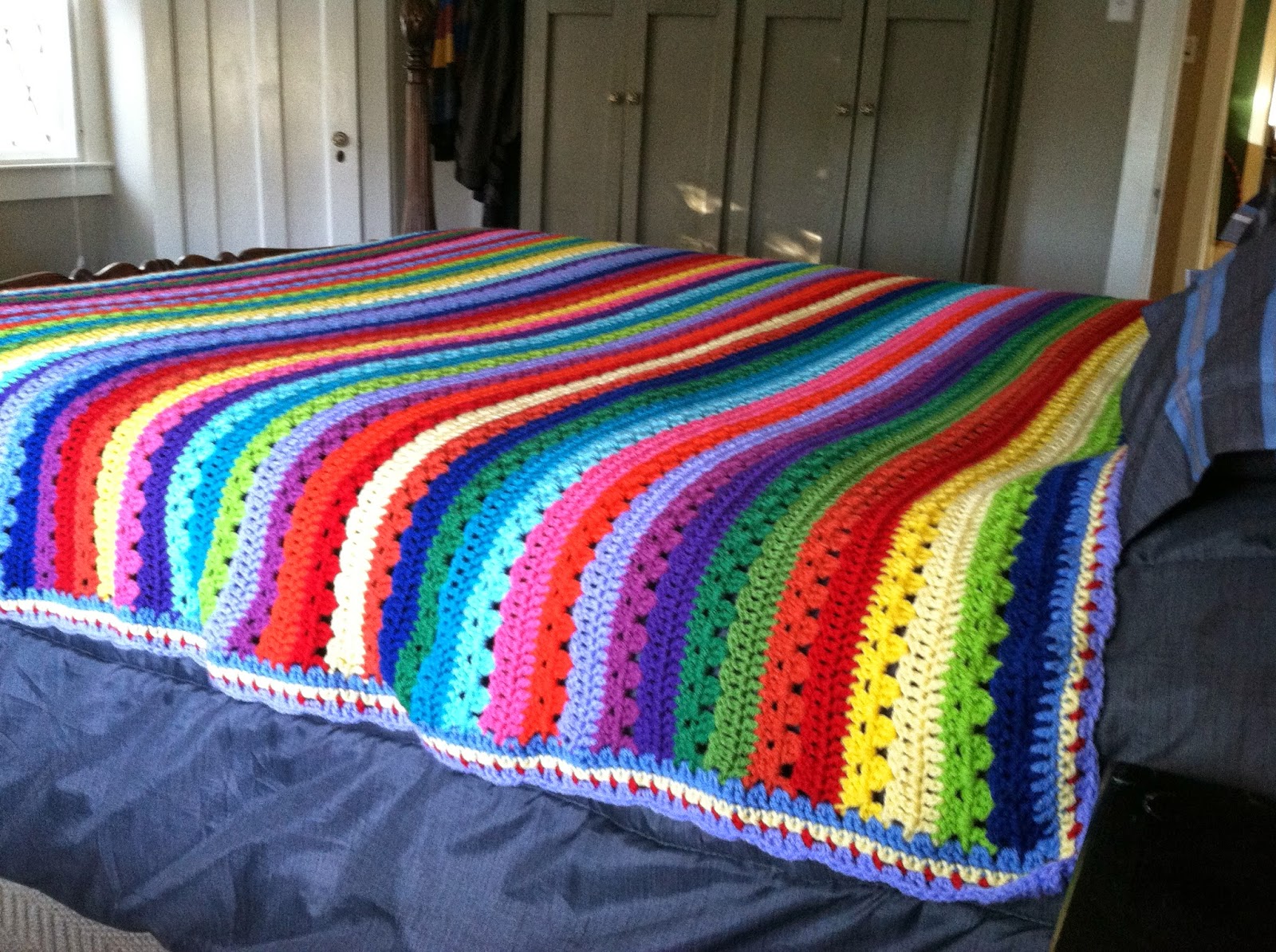 Cosy stripe blanket