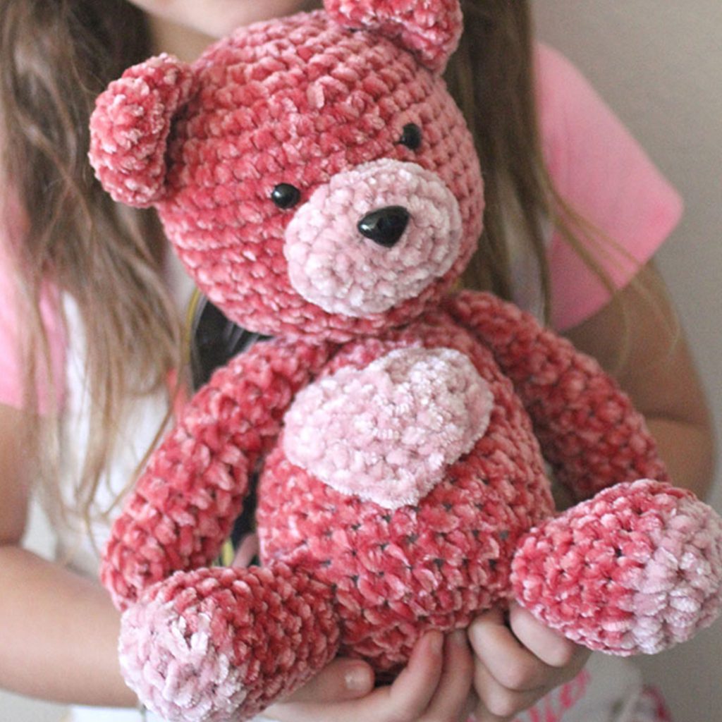 Free Knitting Pattern for a Teddy Bear in Velvet