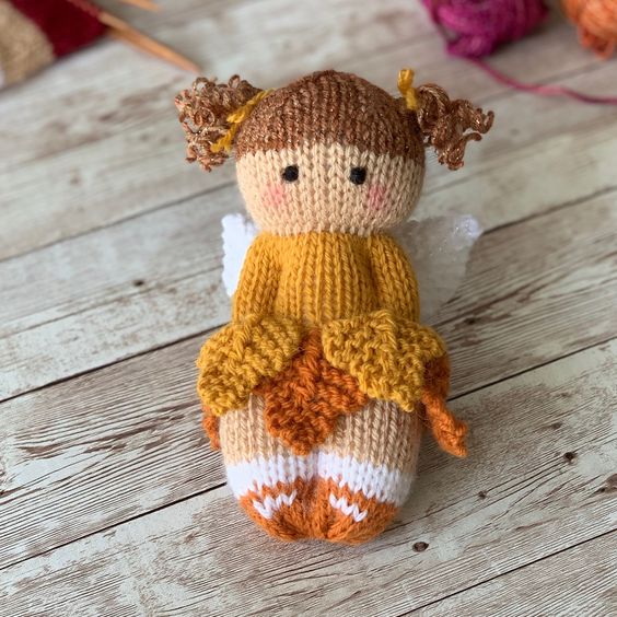 Ravelry free knitting patterns for dolls