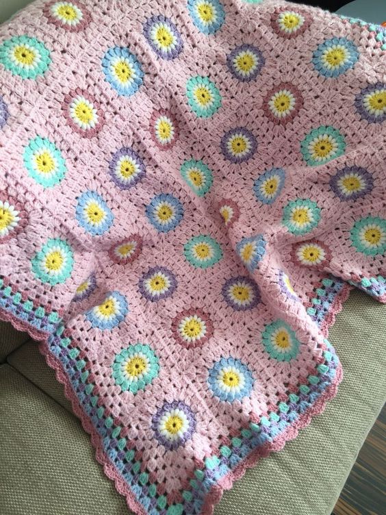 Starburst granny square blanket