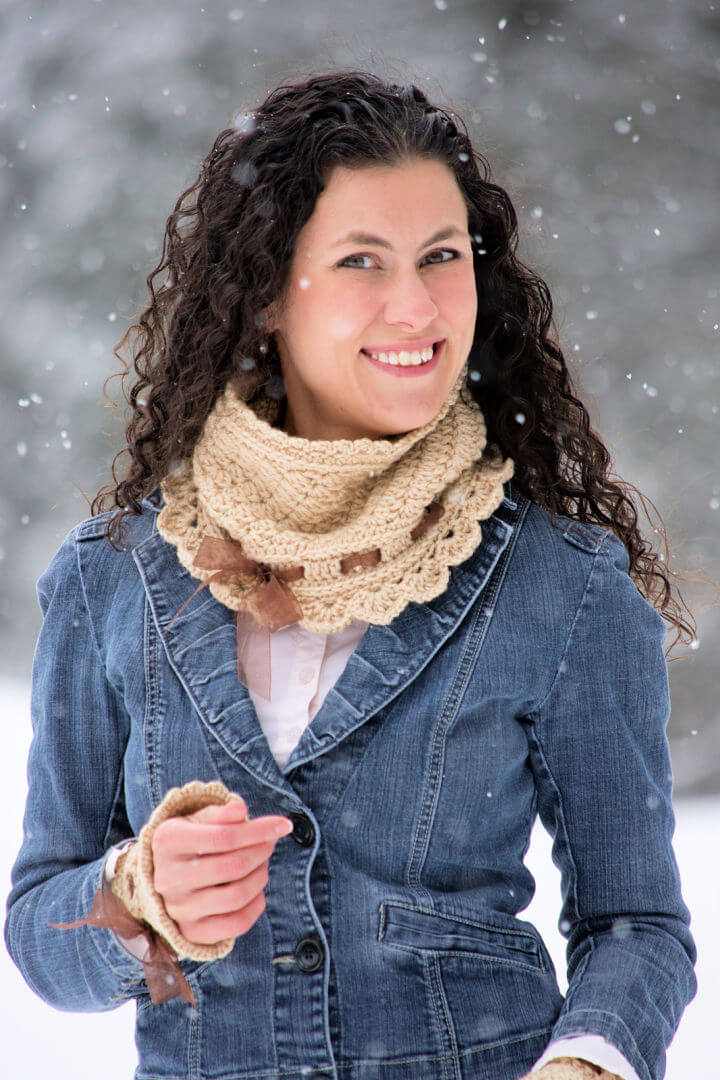 Ribbons and Grace Neck Warmer