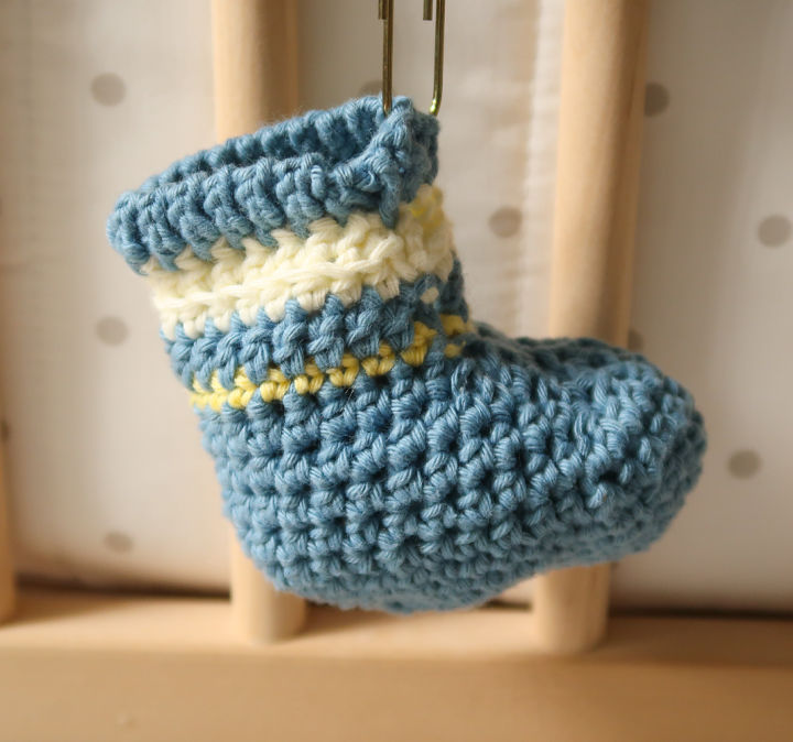 Crochet Boutchou Baby Booties Pattern