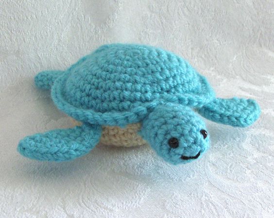 Sea turtle free crochet turtle pattern