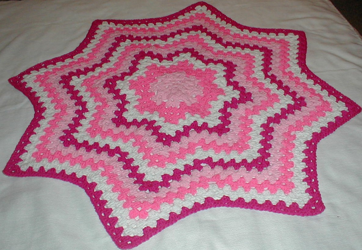 Crochet square blanket in the round