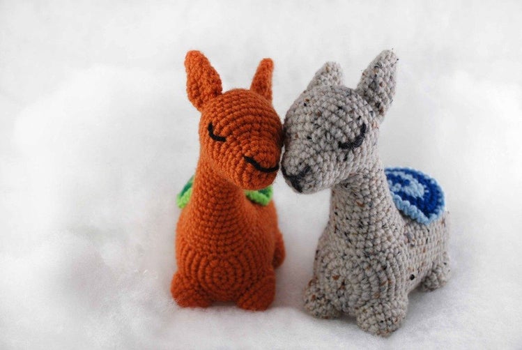 Crochet llama amigurumi pattern free
