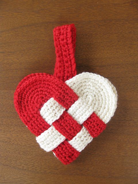 Danish heart crochet pattern