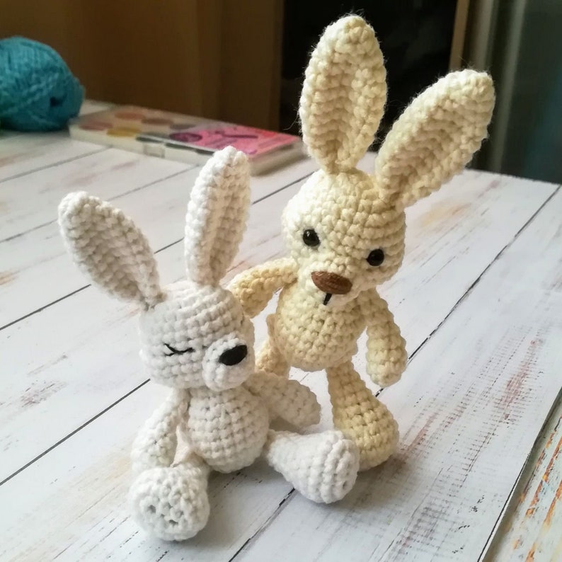 Tiny bunny crochet pattern