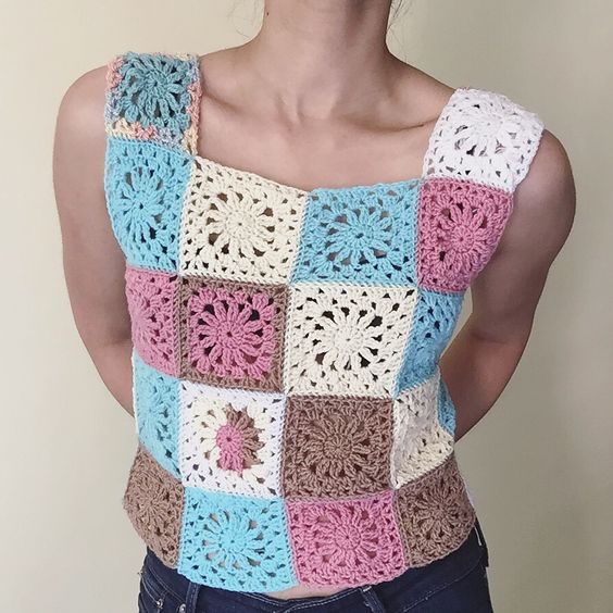 Granny square crop top pattern