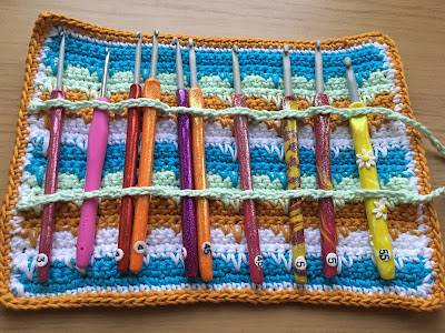 Crochet hook roll