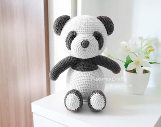 Panda amigurumi crochet pattern