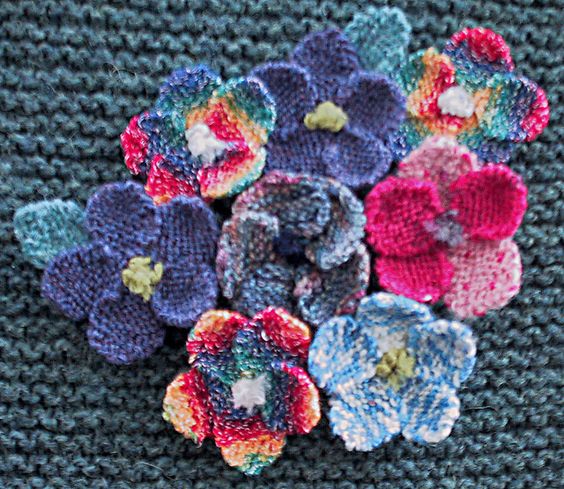 Ravelry free knitted flower patterns
