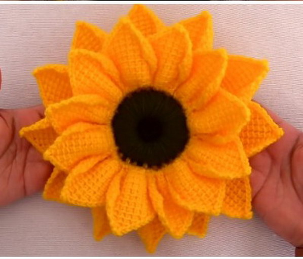 Free crochet sunflower pattern