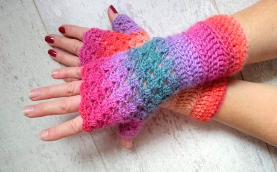Mermaid gloves crochet pattern