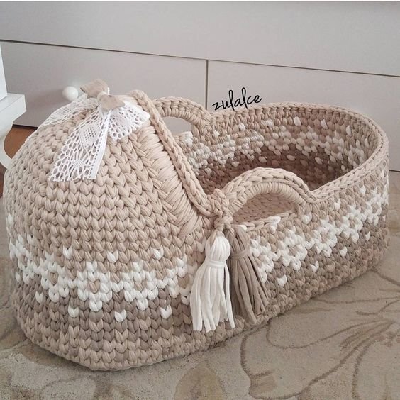 Free crochet cradle purse pattern