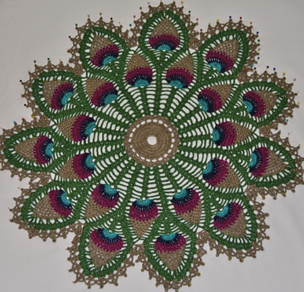 Royal Pineapple Doily in Peacock