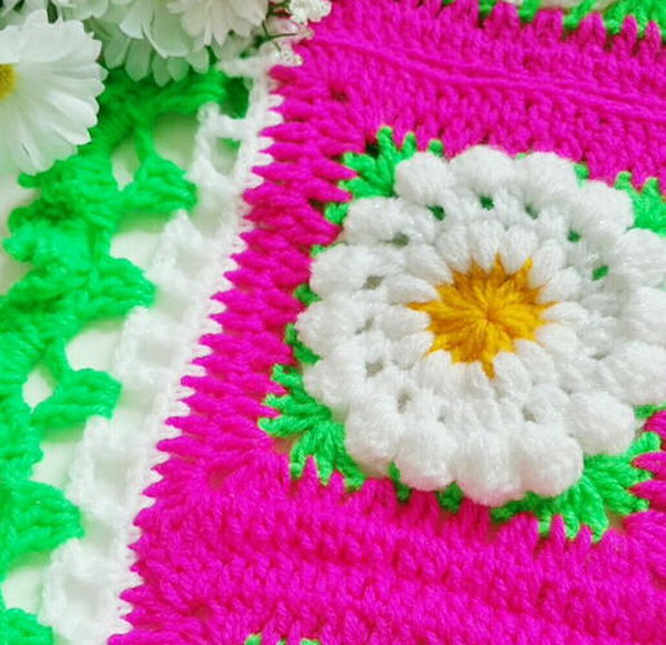 Daisy Dukes Flower Granny Square Free Crochet Pattern