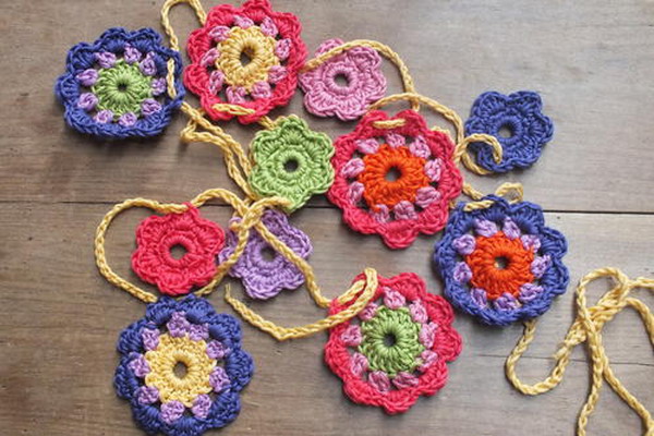 How to Crochet a Poinsettia Free Crochet Pattern