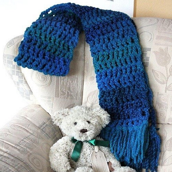 Chunky Blue Winter Scarf Free Crochet Pattern