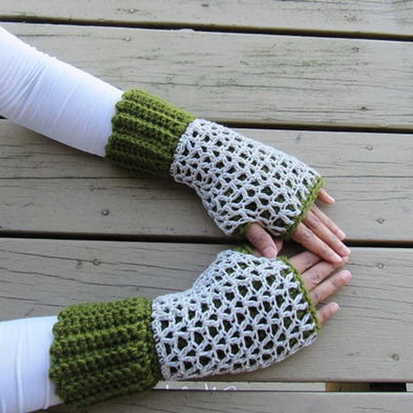 Claire Fingerless Mittens Pattern