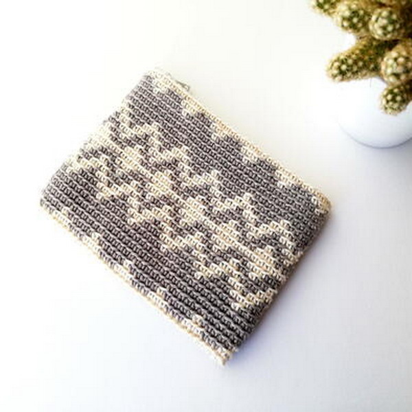 Zigzag Diamond Crochet Pouch With A Zipper Free Pattern