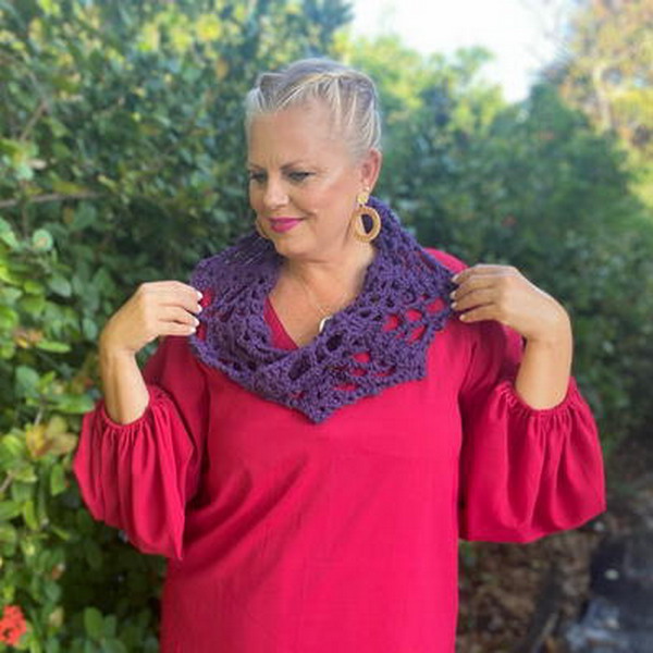Phyllis Easy Crochet Cowl Free Pattern